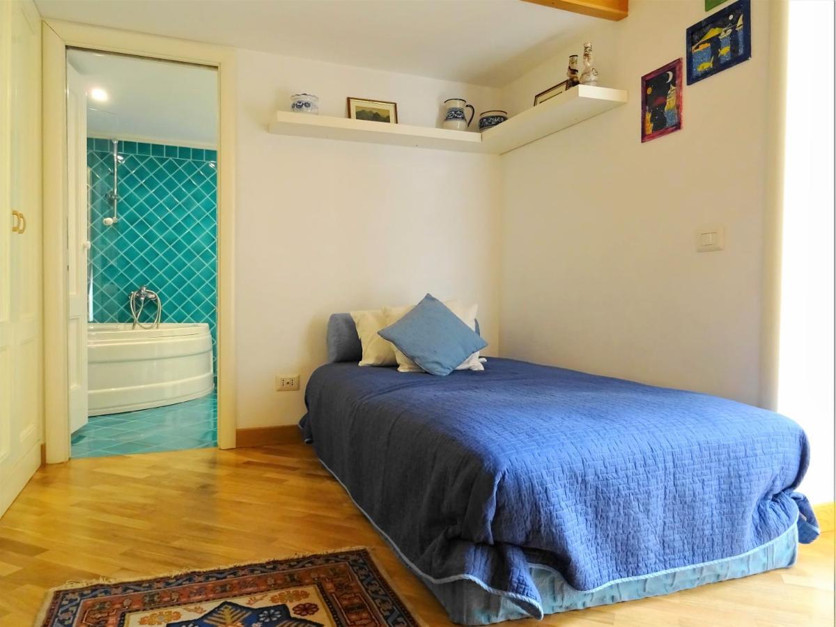 Mezzocannone Holiday House Наполи Екстериор снимка