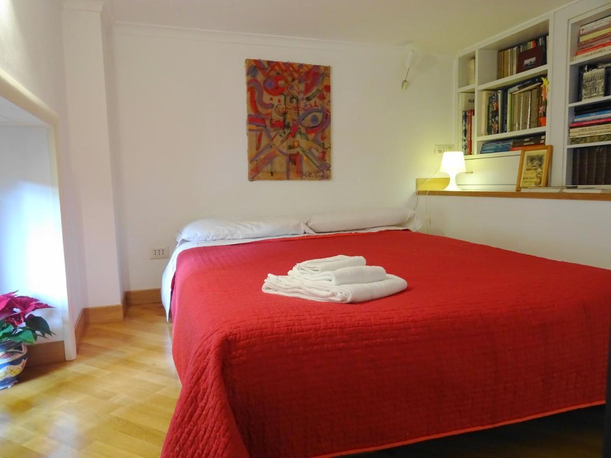 Mezzocannone Holiday House Наполи Екстериор снимка