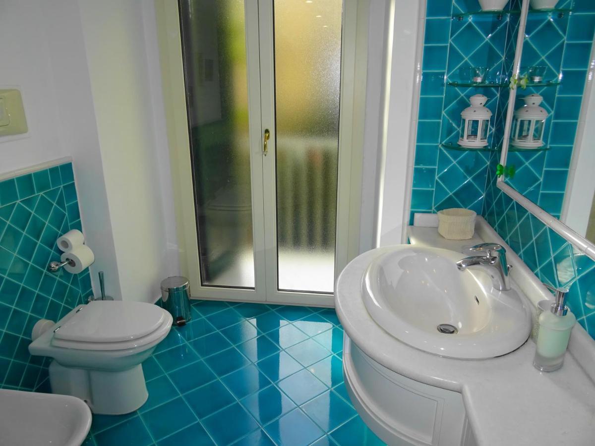 Mezzocannone Holiday House Наполи Екстериор снимка